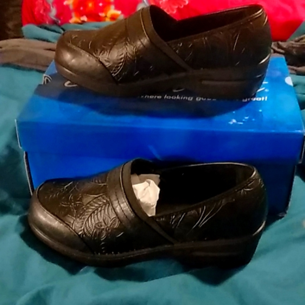 Women's clogs
